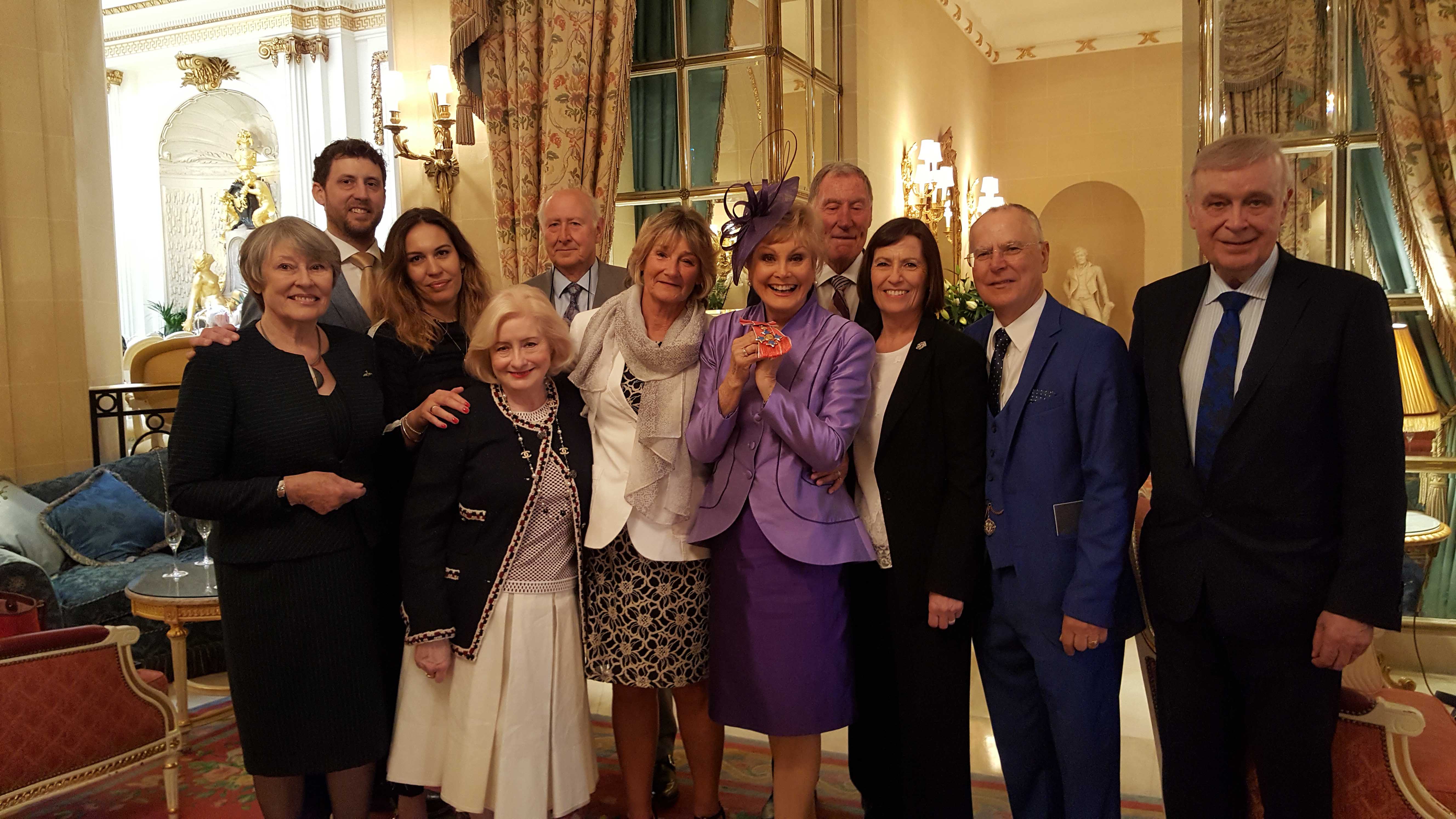 Angela Rippon CBE 2017 groupa